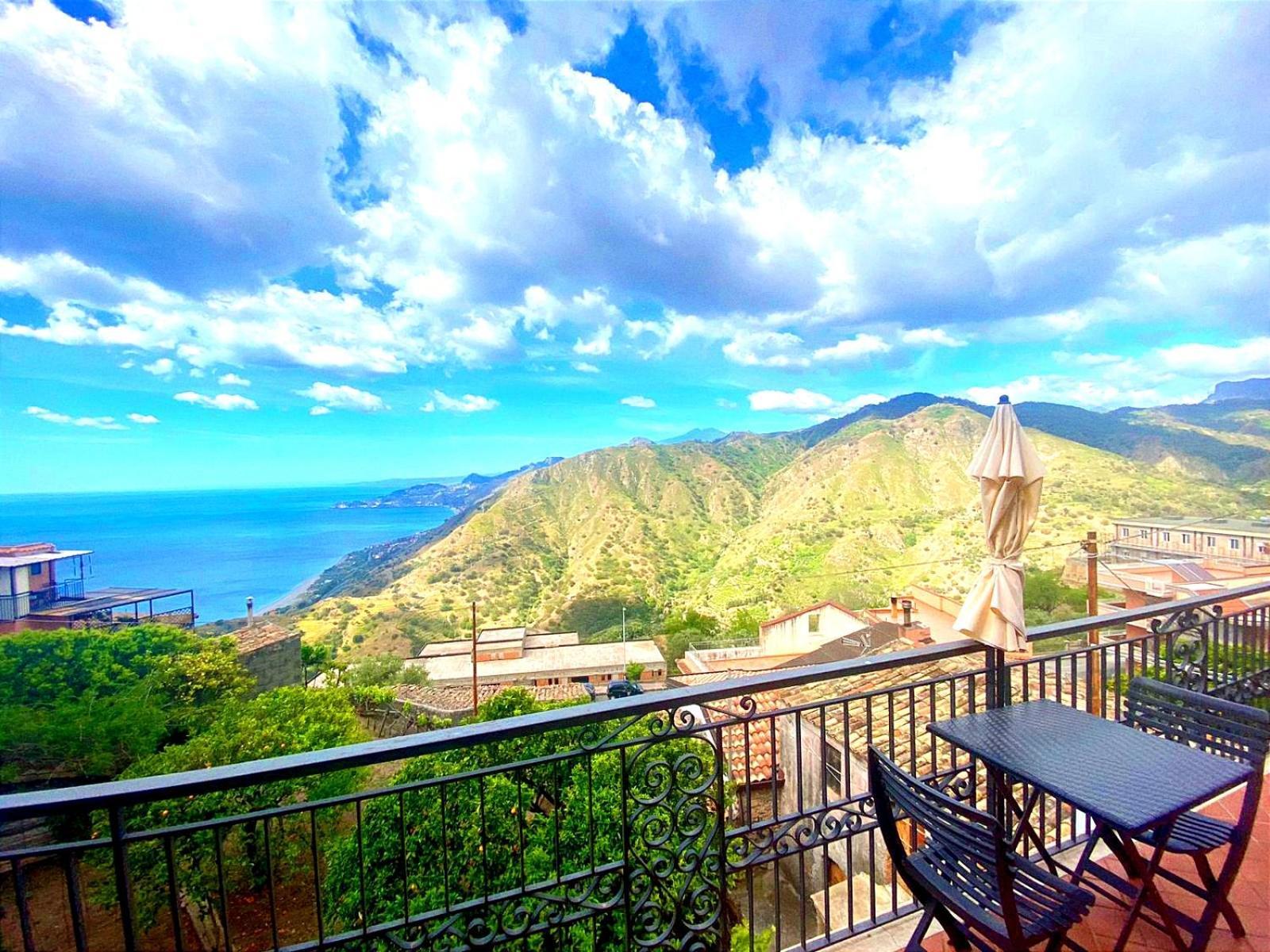 Casa Francesco Holiday home Forza d'Agro