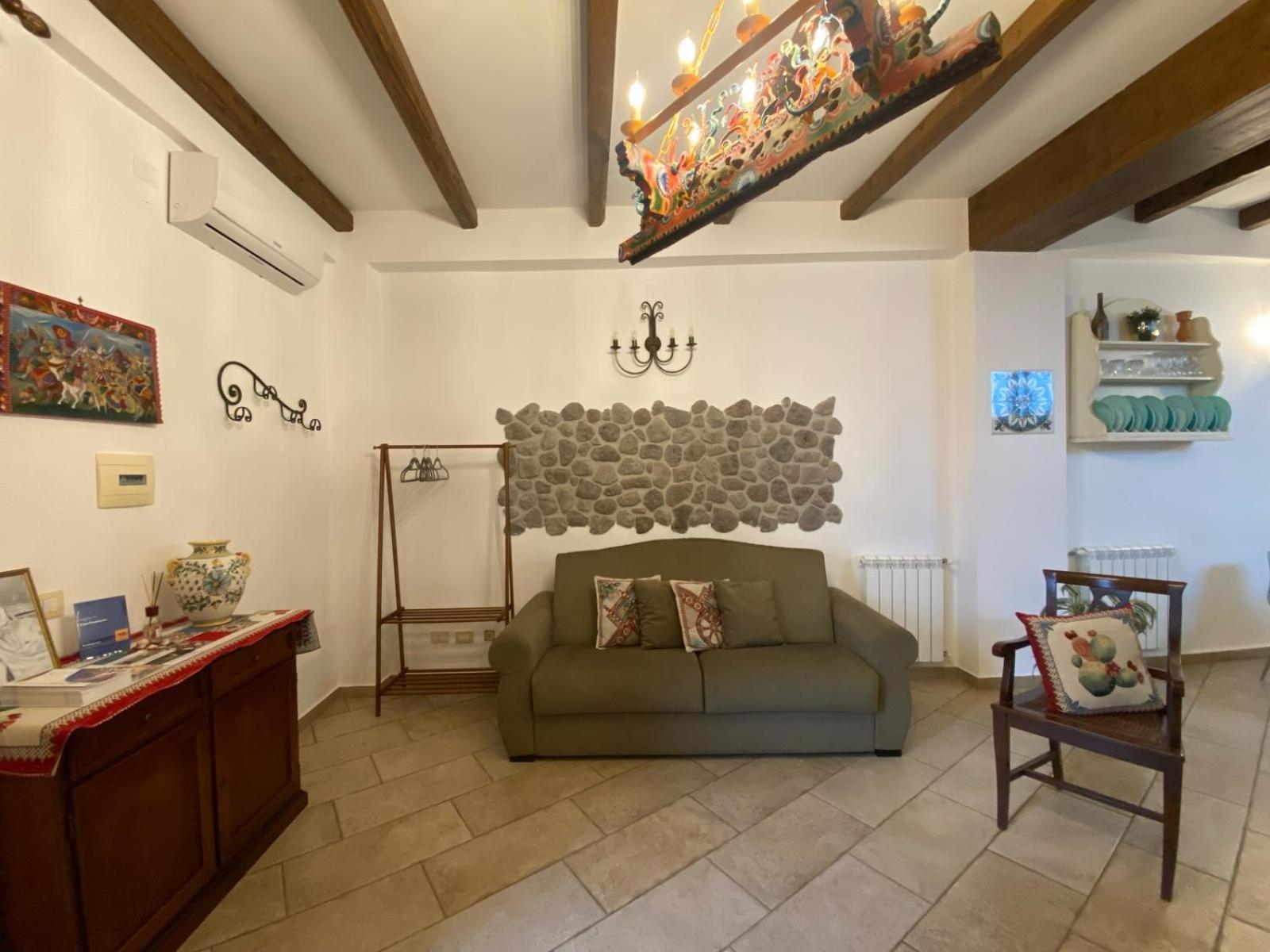 Casa Francesco Forza d'Agro